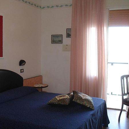 Hotel Primavera Sul Mare Lido Di Savio Bagian luar foto