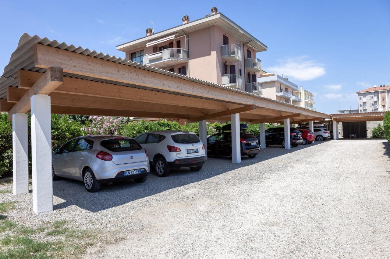 Hotel Primavera Sul Mare Lido Di Savio Bagian luar foto