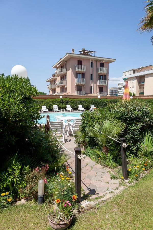 Hotel Primavera Sul Mare Lido Di Savio Bagian luar foto