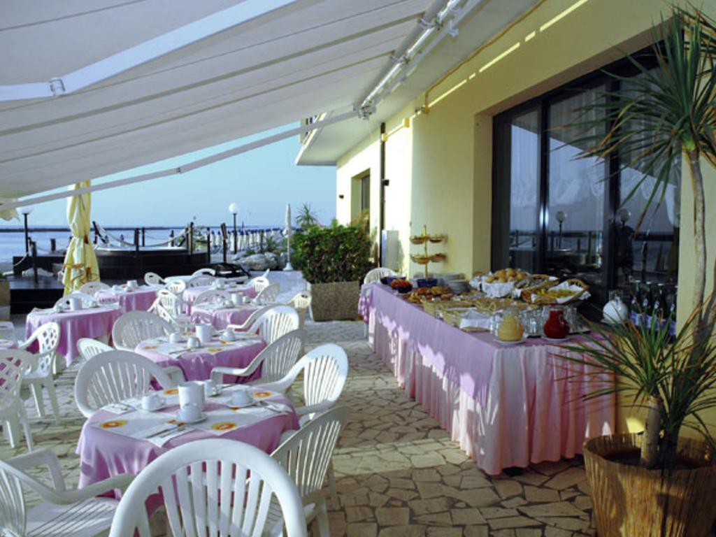 Hotel Primavera Sul Mare Lido Di Savio Bagian luar foto