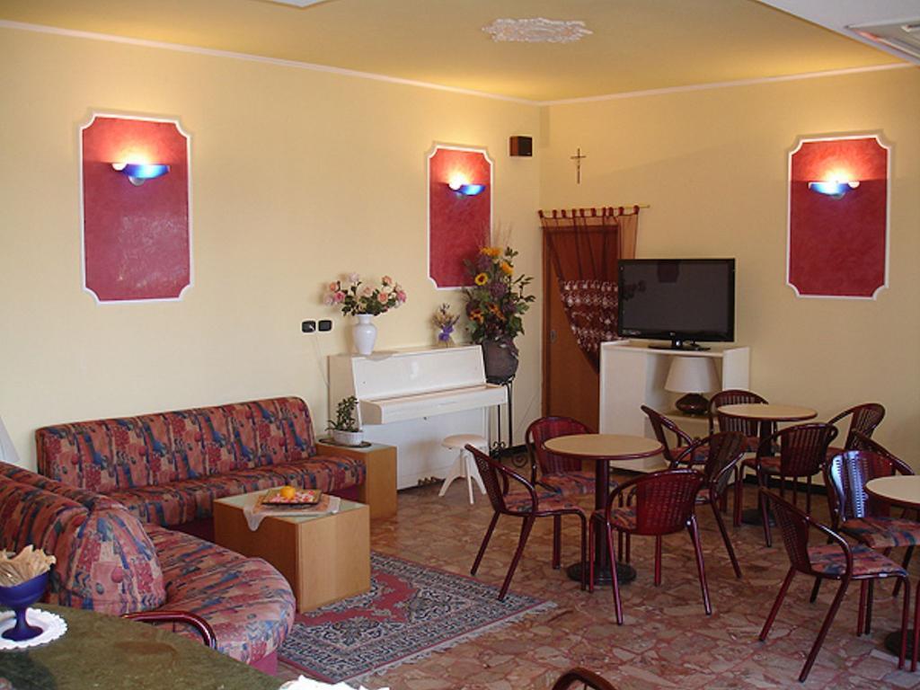 Hotel Primavera Sul Mare Lido Di Savio Bagian luar foto