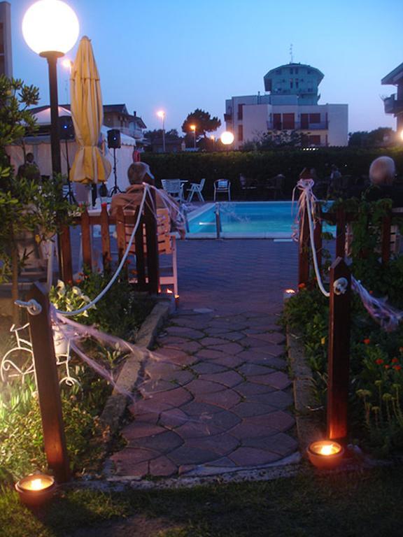 Hotel Primavera Sul Mare Lido Di Savio Bagian luar foto