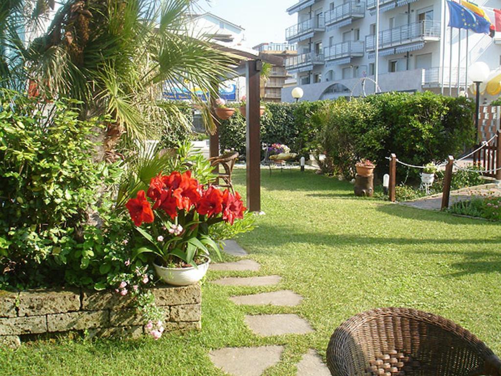 Hotel Primavera Sul Mare Lido Di Savio Bagian luar foto
