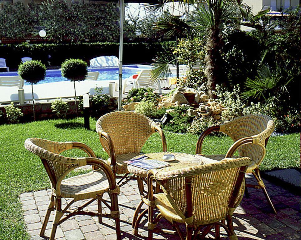 Hotel Primavera Sul Mare Lido Di Savio Bagian luar foto