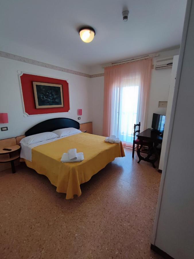 Hotel Primavera Sul Mare Lido Di Savio Bagian luar foto